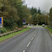 A sign on the northbound A814 approaching the Whistlefield roundabout warns that the road north of there is not suitable for HGVs